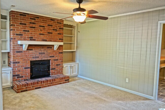 Building Photo - 2217 Villaret Dr SW