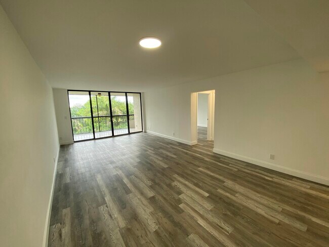 Building Photo - 6320 Boca Del Mar Dr