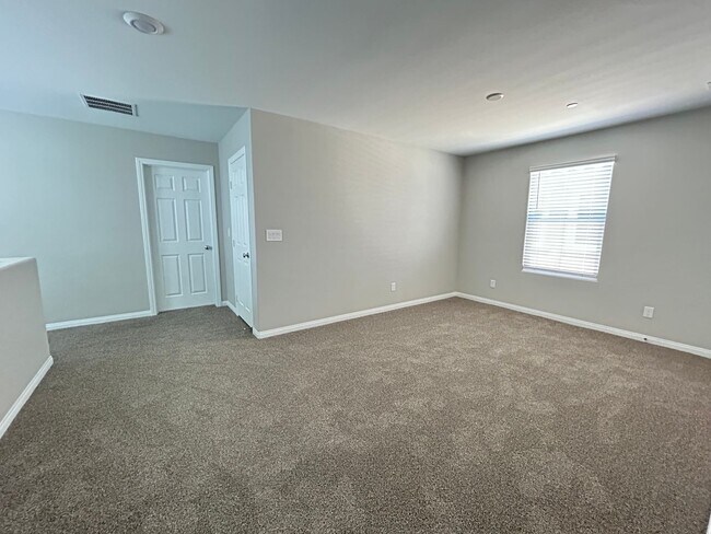 Building Photo - Inspirada 4-Bedroom 3-Bathroom Home!