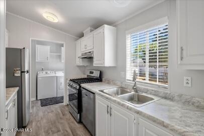 Building Photo - 2885 N Panorama Dr
