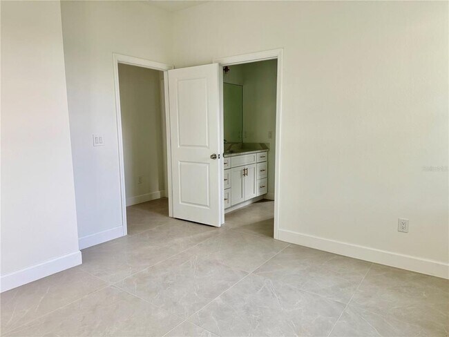 Building Photo - 13435 Bouvardia Ln