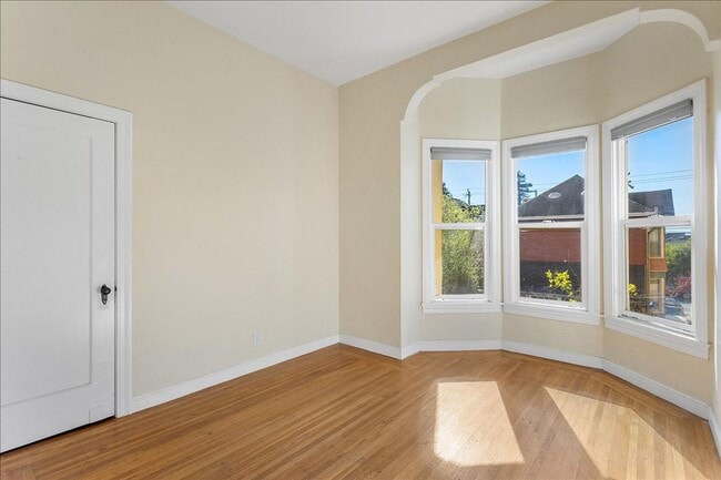 Building Photo - 1012 Walnut St