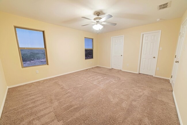 Building Photo - 3305 Charolais Dr