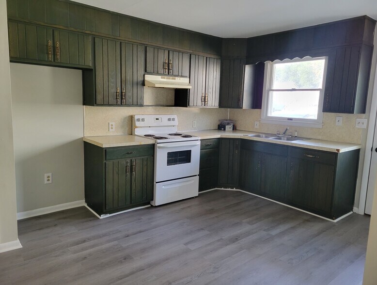 Building Photo - 4822 Kutztown Rd