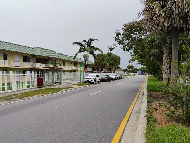 Building Photo - 505 NW 177th St