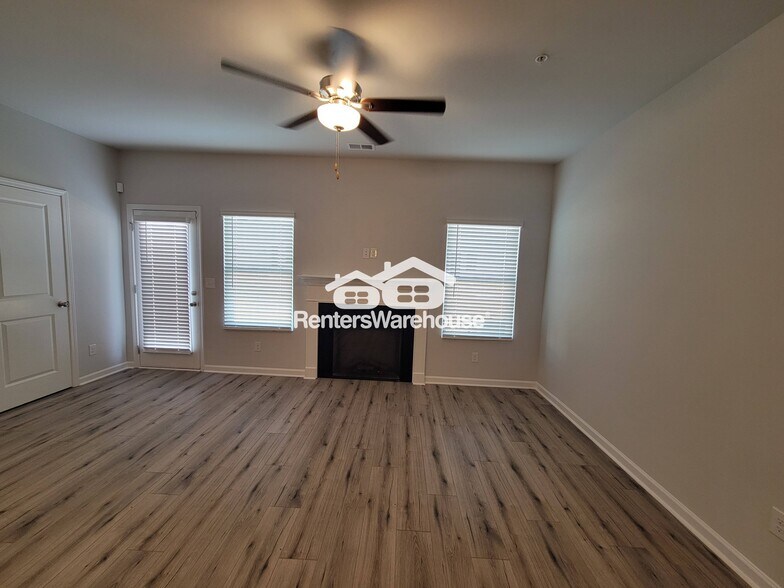 Building Photo - 11677 Mendenhall Ct