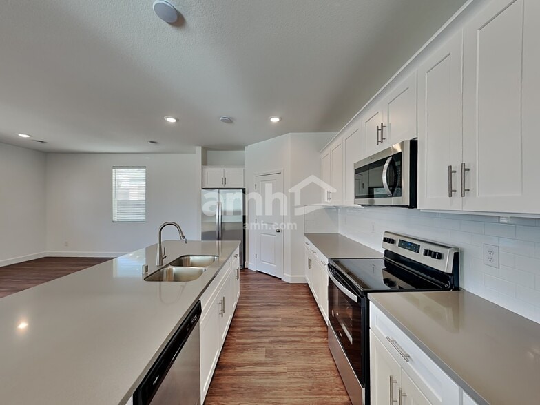 Building Photo - 9165 Ribbon Mdw Ct