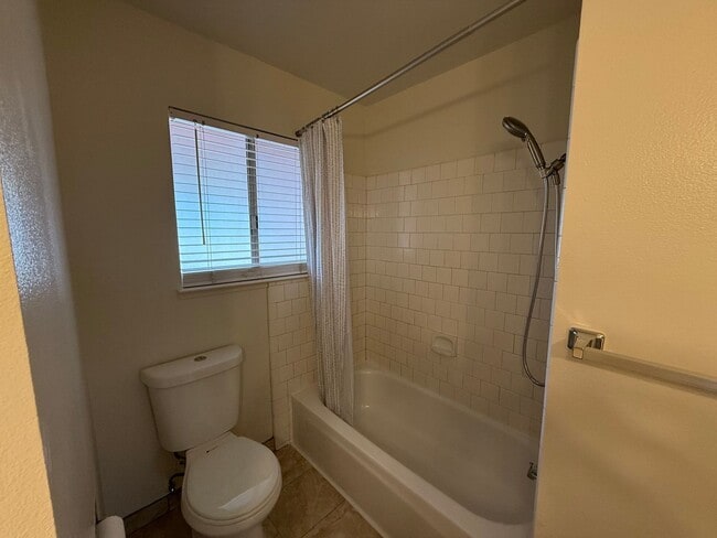 Building Photo - 3-bedroom single story in the heart of Tur...