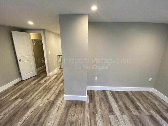 Building Photo - 1115 Winchester St