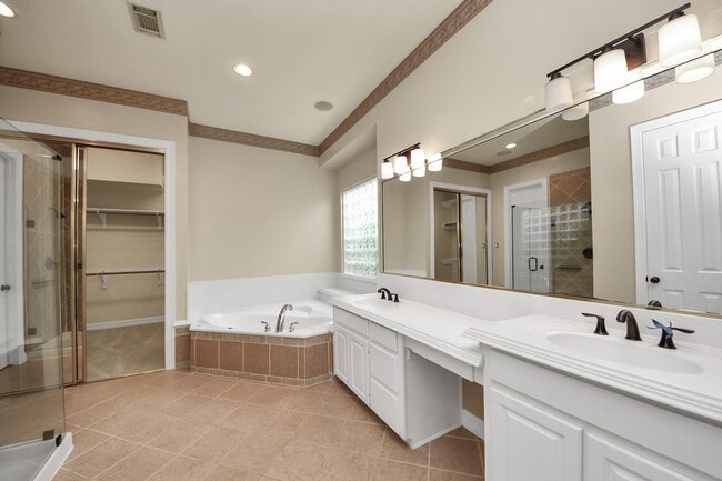 Building Photo - 13614 Ashley Run