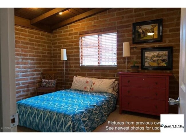 Building Photo - This modern desert retreat features polish...