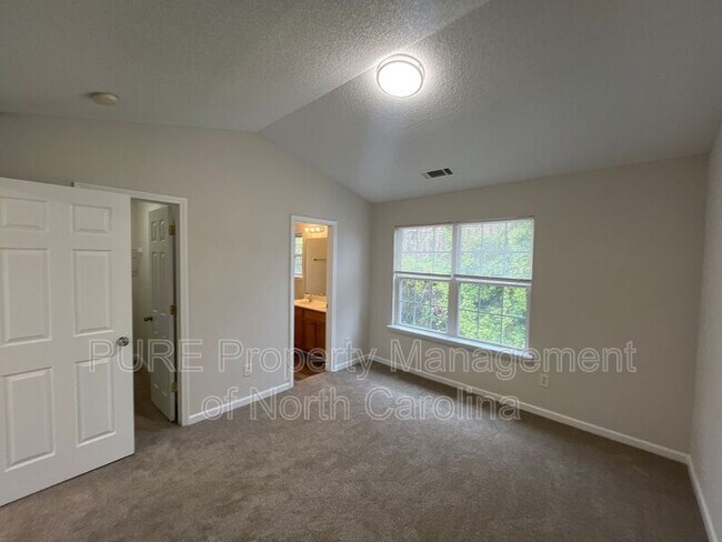 Building Photo - 5285 Ficus Tree Ln