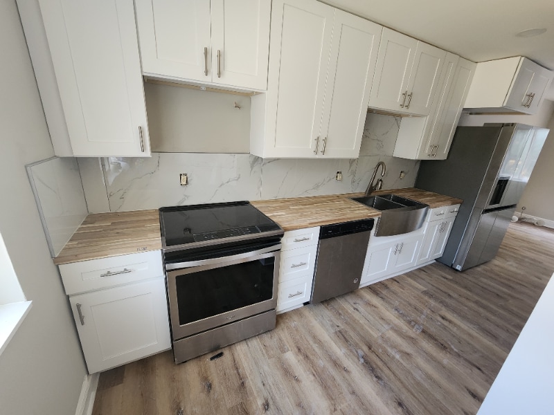 Building Photo - 390 W Lake Ave NW