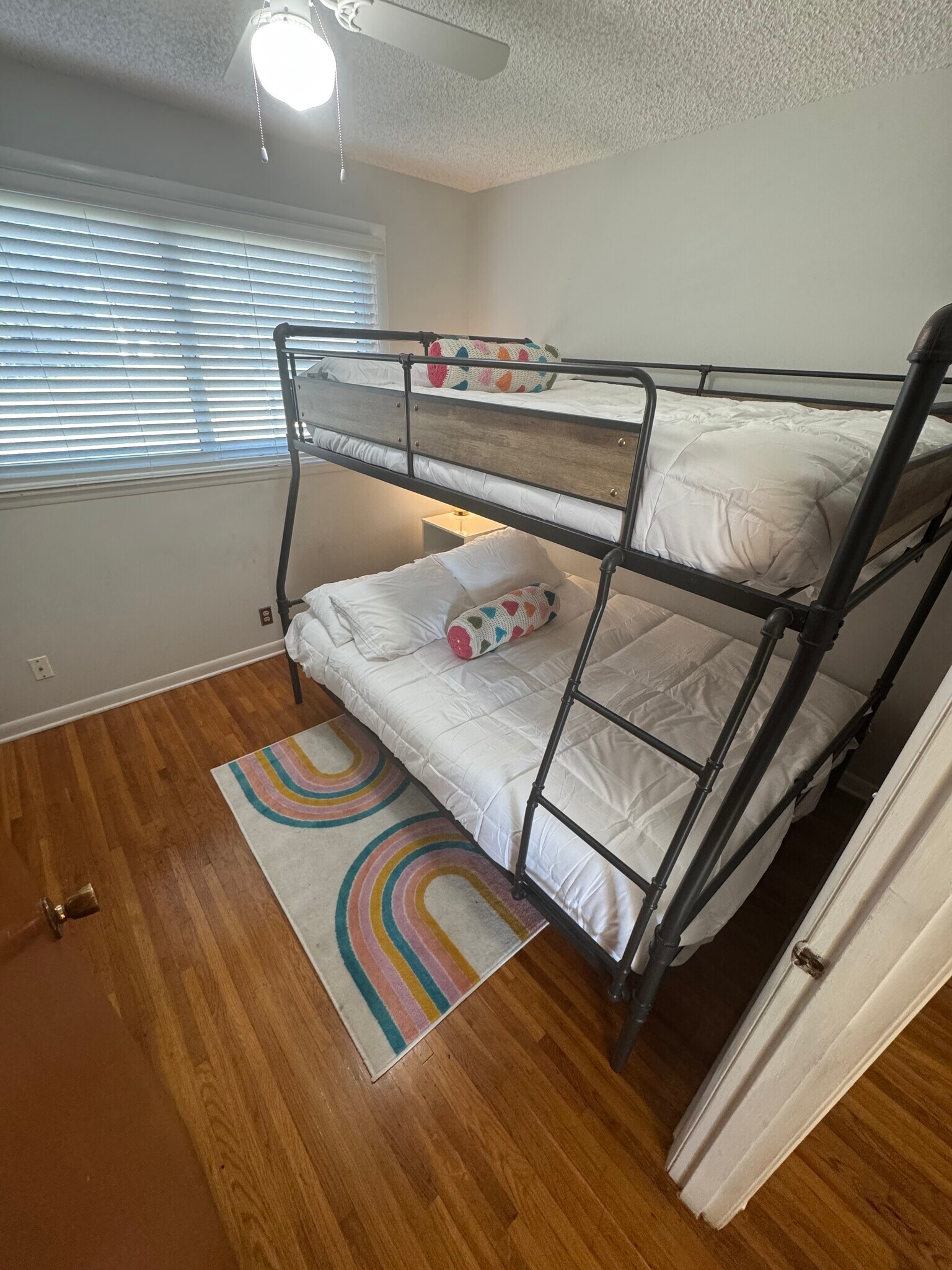 Building Photo - 3841 Dubois Dr