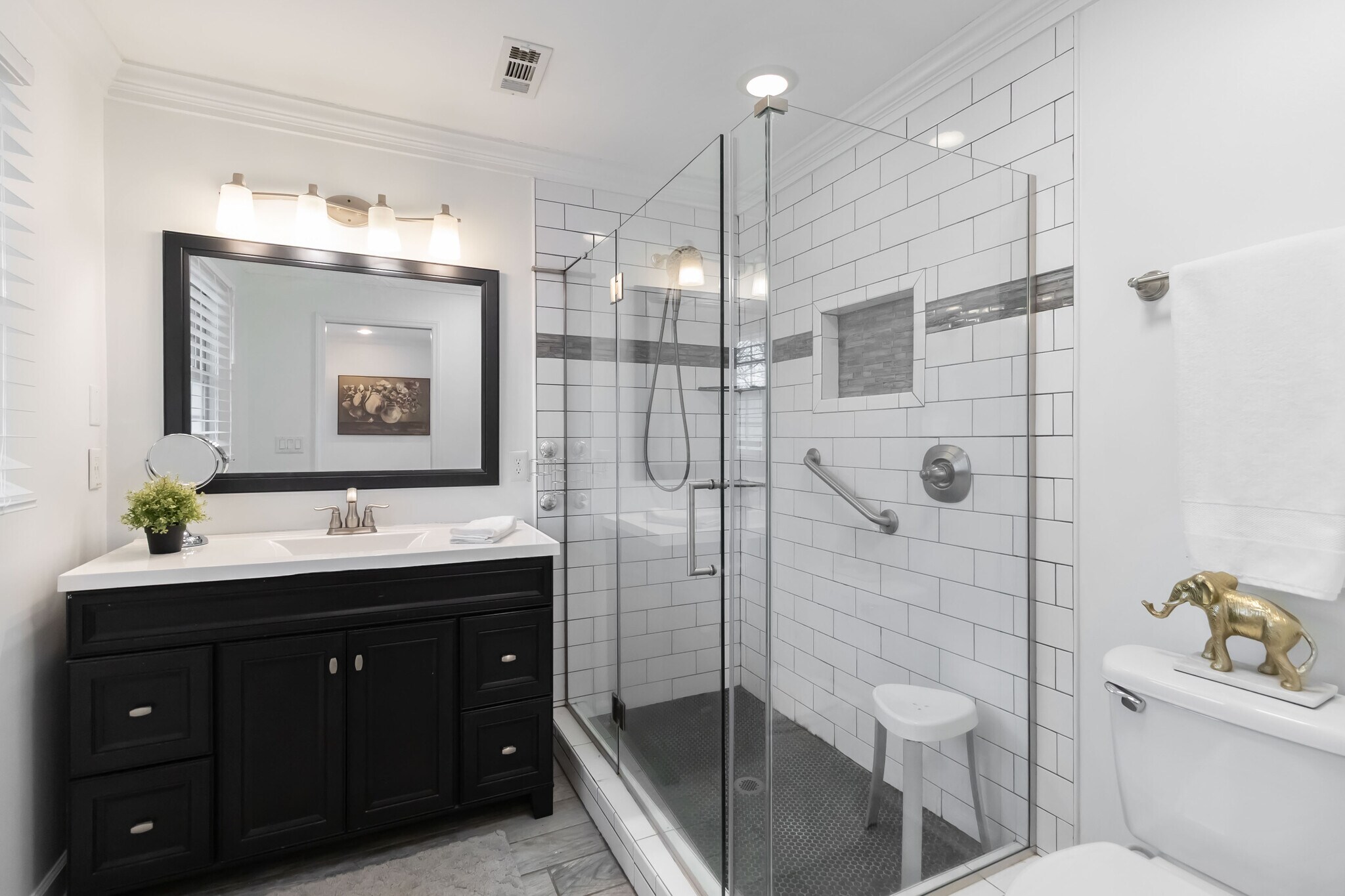 Building Photo - 405 Hillcrest Dr