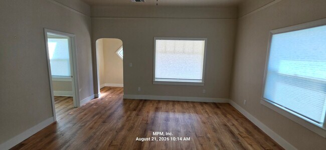 Building Photo - 1533 Vine St
