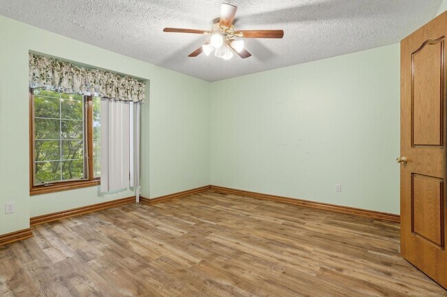 Building Photo - 14450 Knightsbridge Dr