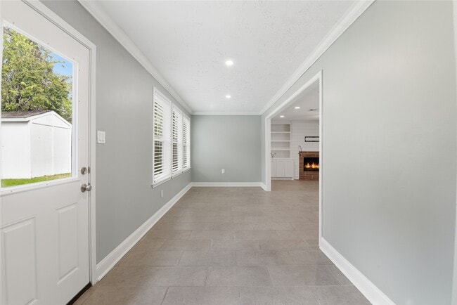 Building Photo - 1406 Grand Valley Dr