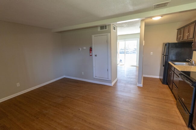 Building Photo - 105 N Garth Ave