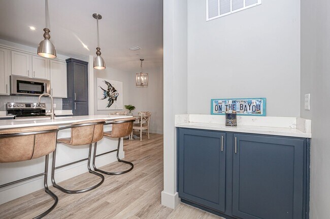 Building Photo - Fully furnished luxurious waterfront condo at The Inlet!