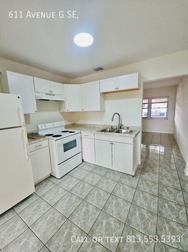 Building Photo - 611 Ave G SE