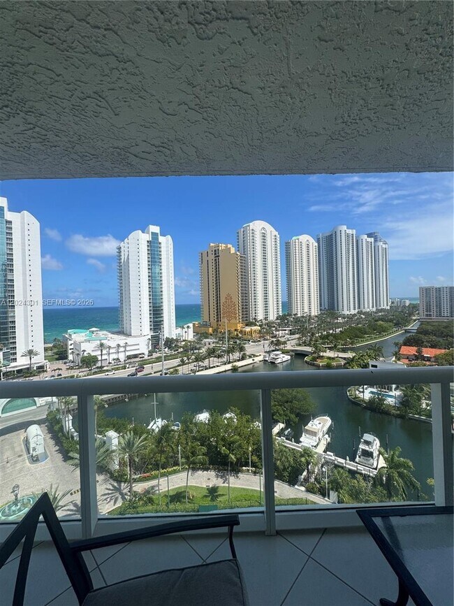 Building Photo - 16400 Collins Ave
