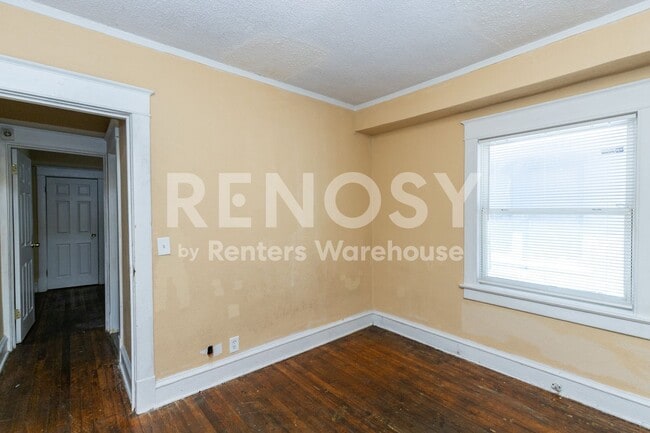 Building Photo - 3 bed 1 bath Home
