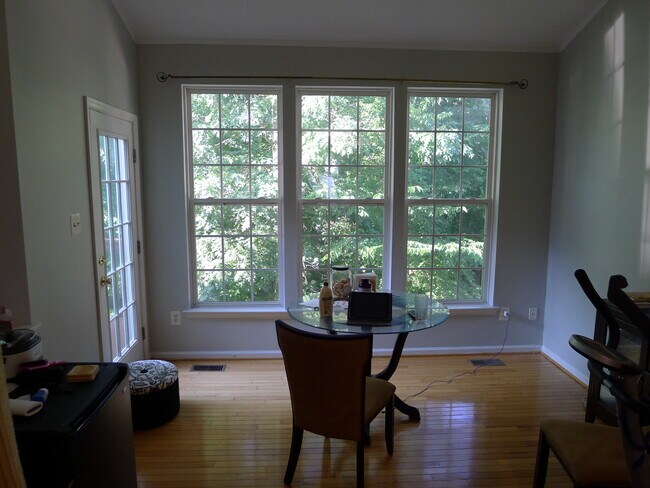 Building Photo - 553 Mockingbird Way