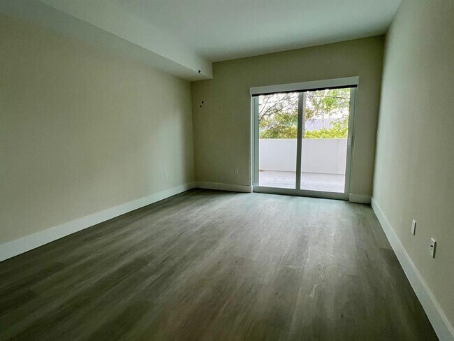 Building Photo - 1938 Jackson St