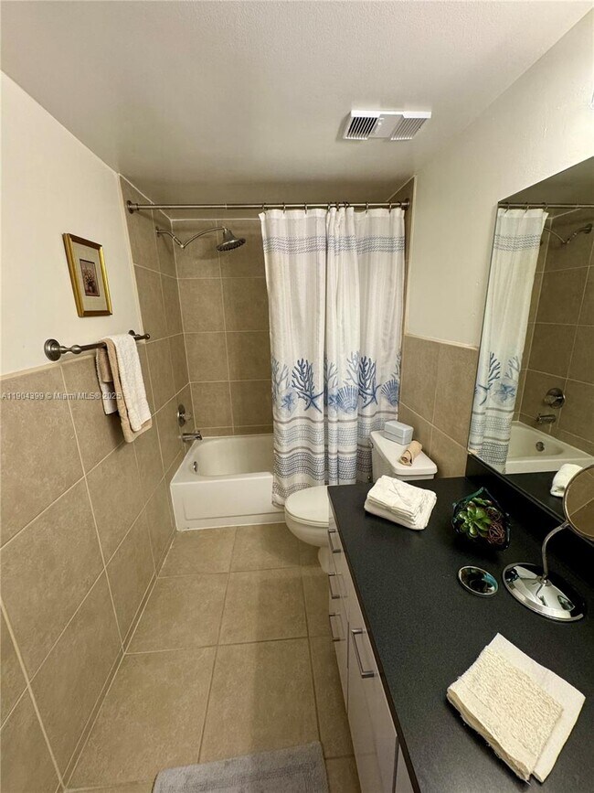 Building Photo - 18151 NE 31st Ct