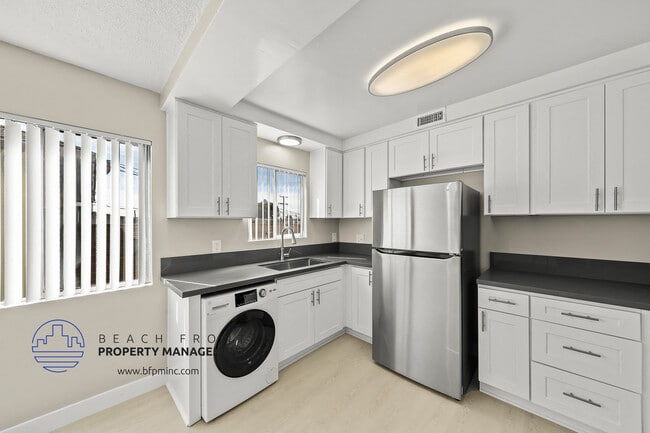 Building Photo - 12236 Manor Dr.