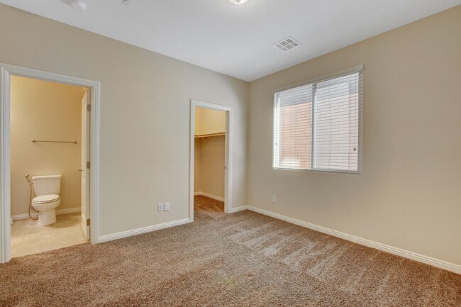 Building Photo - 2919 Caxton Grove Dr