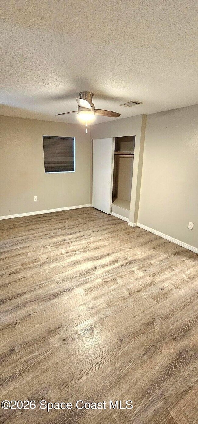 Building Photo - 1380 Floral Ln