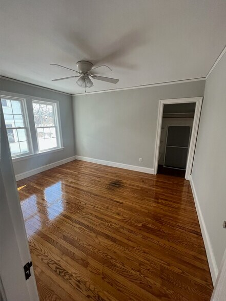 Building Photo - 25 Wawecus Rd