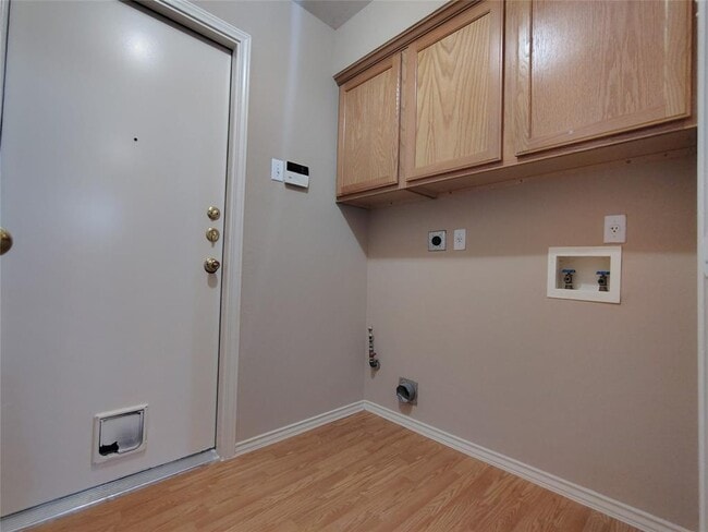 Building Photo - 2504 Hutton Ln