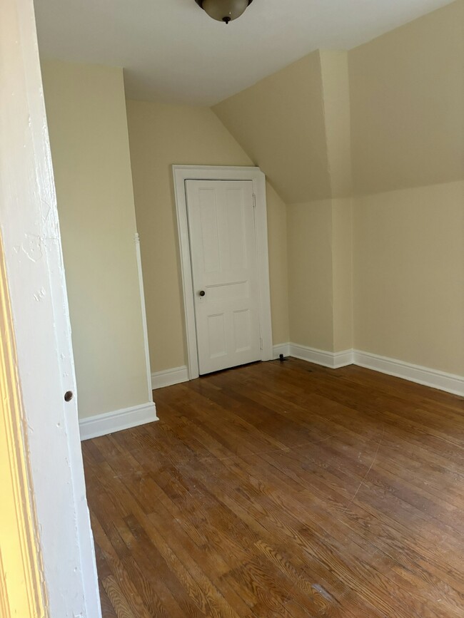 Building Photo - 509 Monroe Ave