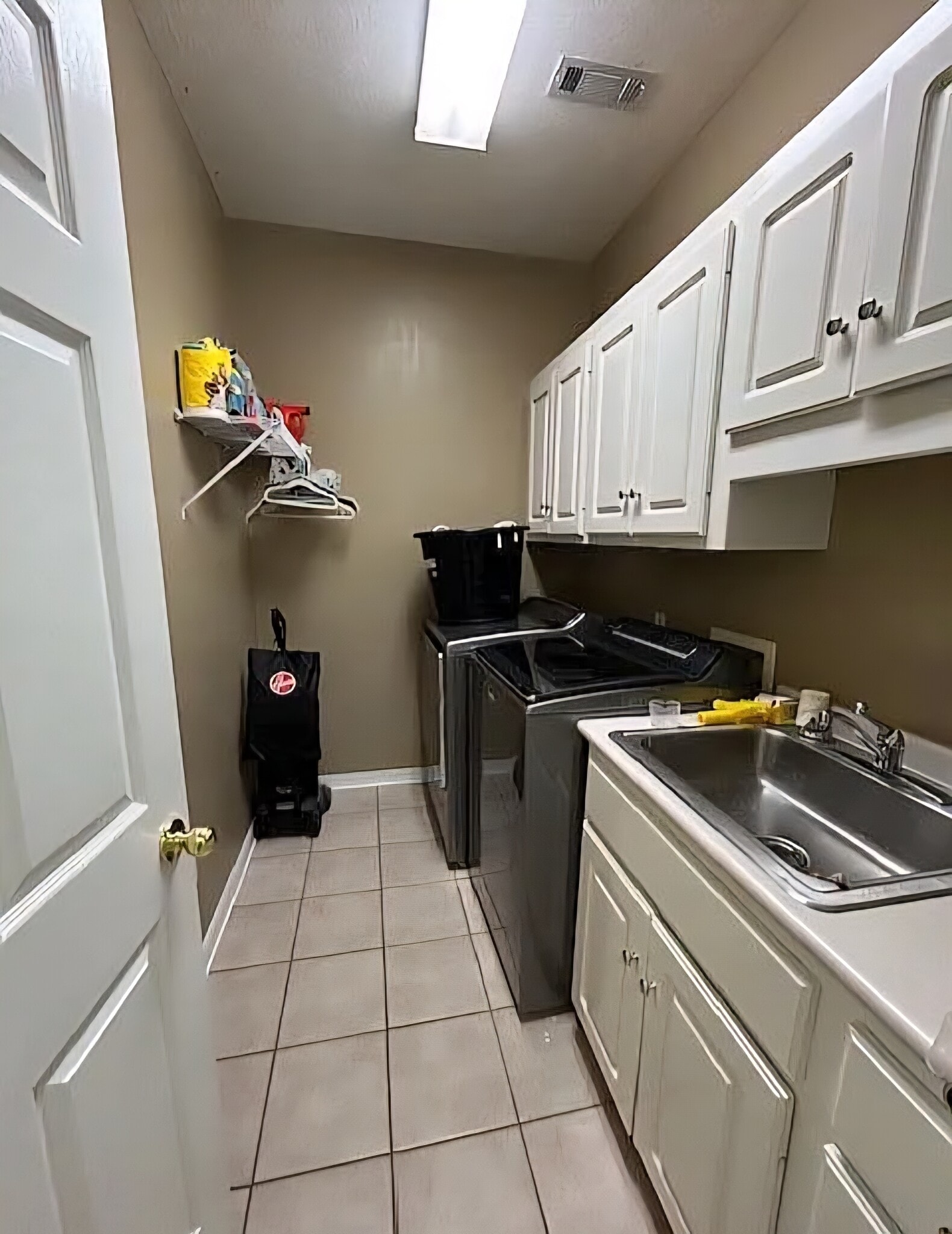 Laundry Room - 529 Wooten Cv