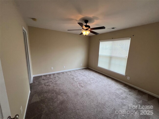 Building Photo - 10010 Blakeney Preserve Dr