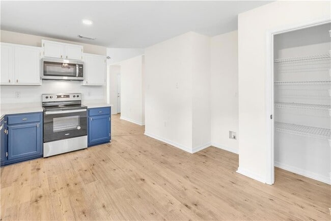 Building Photo - 1366 Valmont St