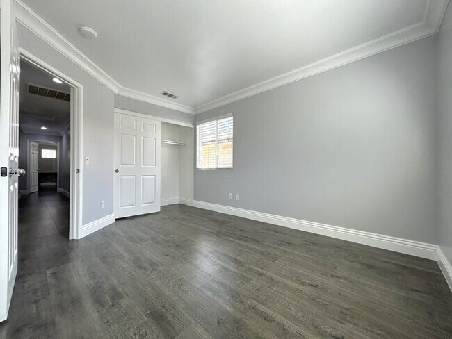 Building Photo - 12445 Sonoma Dr