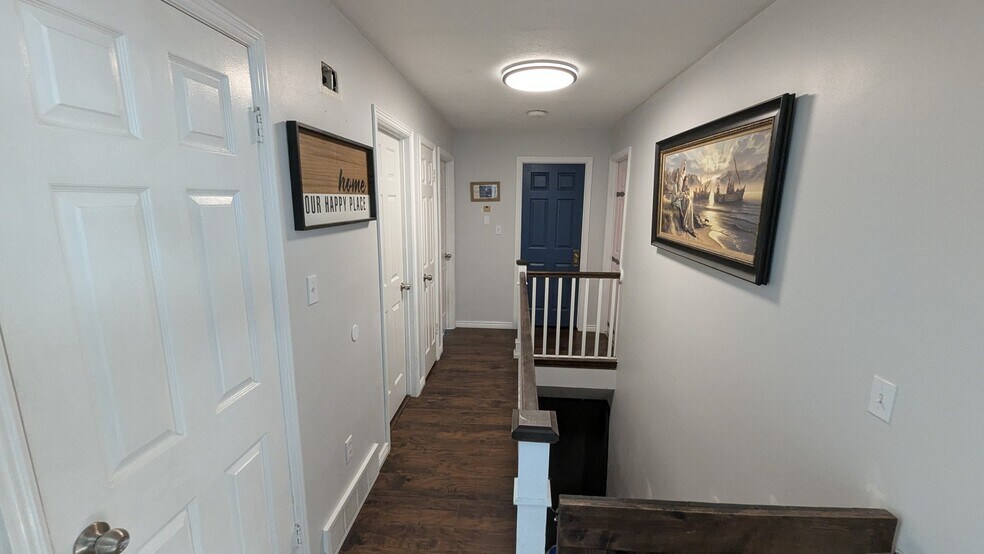 Building Photo - 921 Woodridge Dr