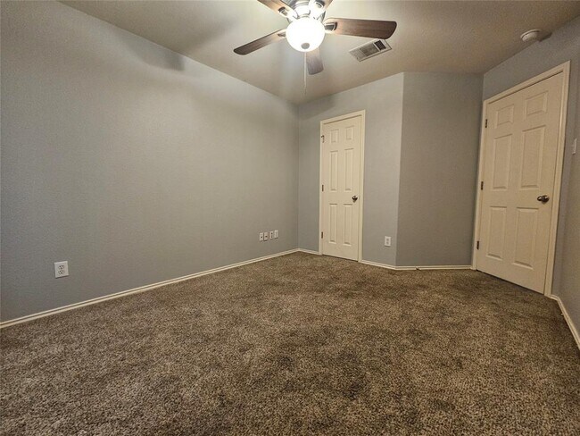 Building Photo - 201 Bluebonnet Tr