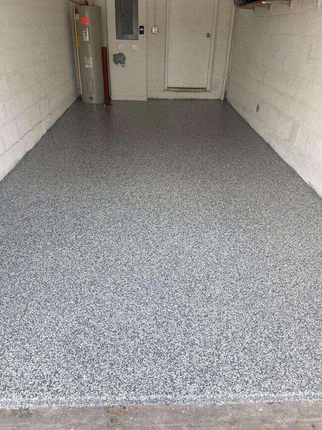 Building Photo - 152 Village Blvd