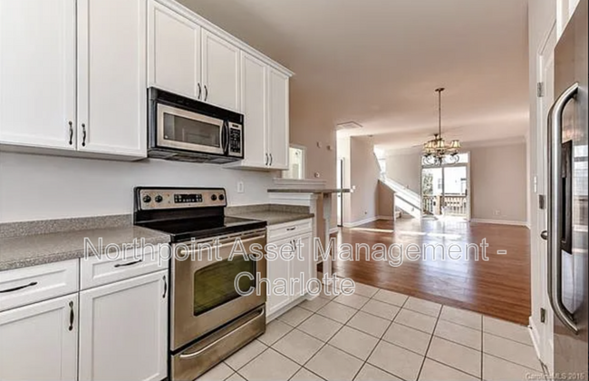 Building Photo - 9130 Vilandry Way
