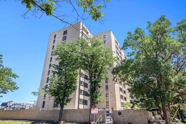 Building Photo - Unique Condo Steps Away from Governor's Park!