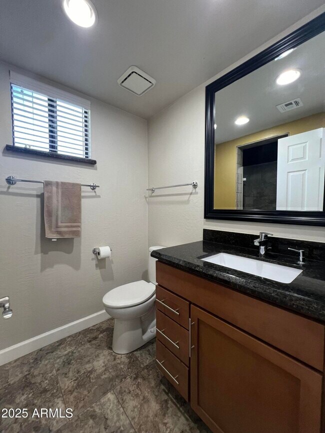 Building Photo - 15230 N Blackbird Dr
