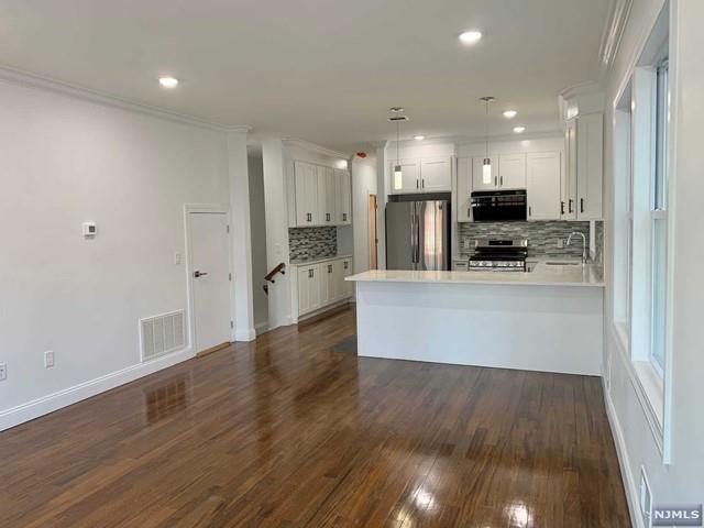 Building Photo - 231 Cleveland Ave