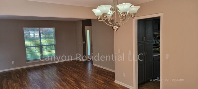 Building Photo - 2127 Morris Hill Rd