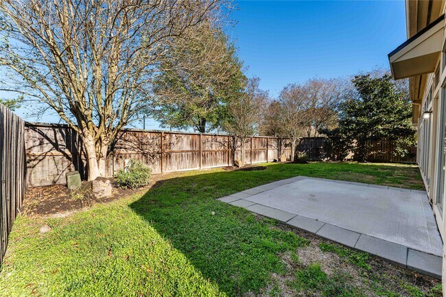 Building Photo - 1602 Eden Meadows Dr