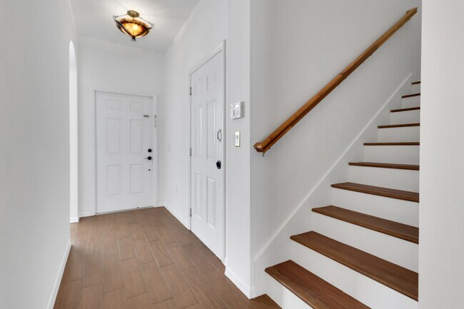 Building Photo - 14130 Winchester Ct